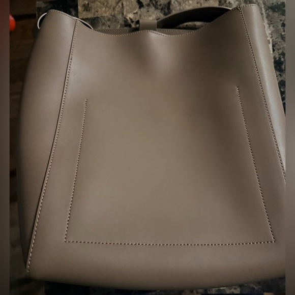 Everlane Studio Shoulder Bag in PORCINI TAUPE - Picture 5 of 6